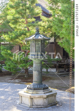 大覚寺　白砂庭園　灯籠（京都市右京区嵯峨大沢町） 107971884