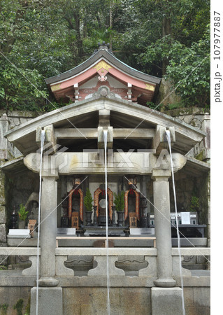 清水寺の音羽の滝 清水寺の音羽の滝 107977887