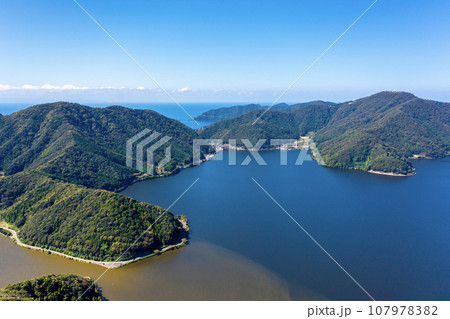 三方五湖（水月湖）　（福井県若狭町） 107978382