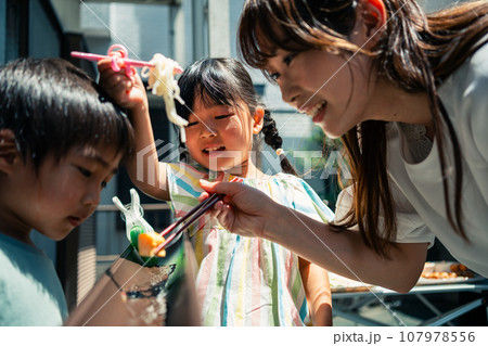 雨どい流しそうめん 107978556
