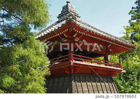 息障院(伝範頼館跡)の鐘楼【埼玉県吉見町】 息障院(伝範頼館跡)の鐘楼【埼玉県吉見町】 107978603