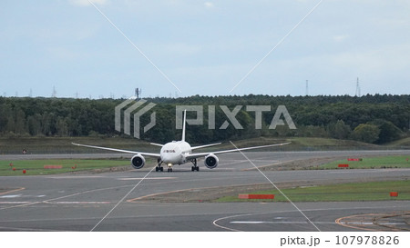 飛行機 飛行機 107978826