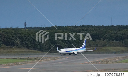 飛行機 飛行機 107978833