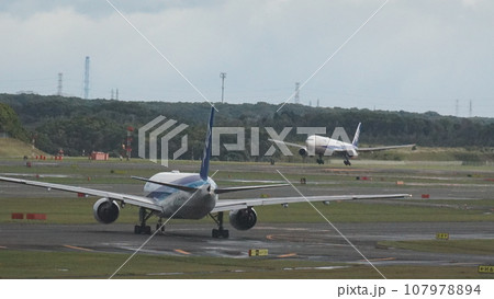飛行機 飛行機 107978894