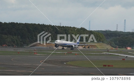 飛行機 107978898