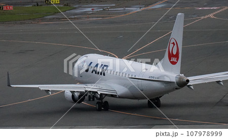 飛行機 飛行機 107978999