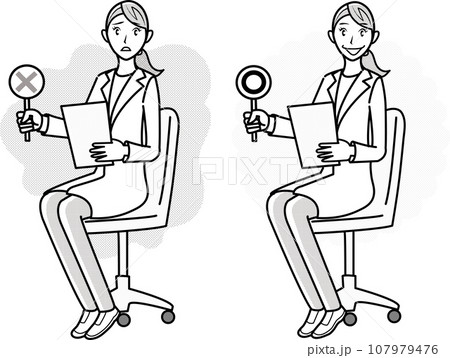 診察する女性医師のイラストセット 診察する女性医師のイラストセット 107979476