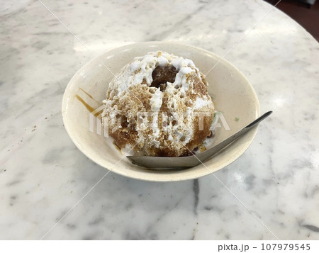 マレーシアの名物スイーツであるチェンドル 107979545