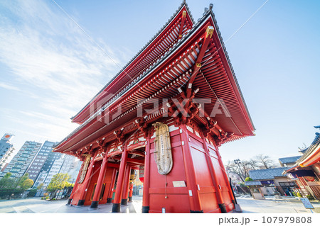 「東京都」浅草寺 宝蔵門の風景 「東京都」浅草寺 宝蔵門の風景 107979808