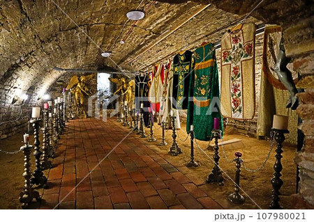 ビリニュス、聖ペテロ・パウロ教会の地下室 107980021