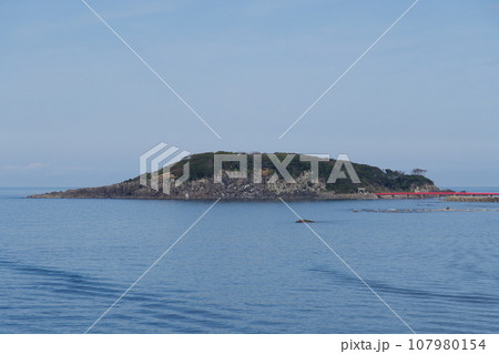 福井県越前海岸　雄島 107980154