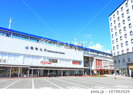 兵庫県明石市、西明石駅の風景 107982026