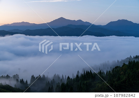 越後三山と雲海 越後三山と雲海 107982842