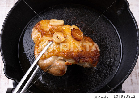 チキンステーキ 107983812