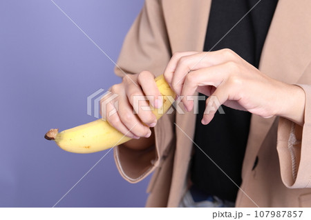 Woman with Fruit 107987857