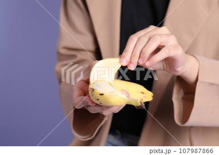 Woman with Fruit 107987866