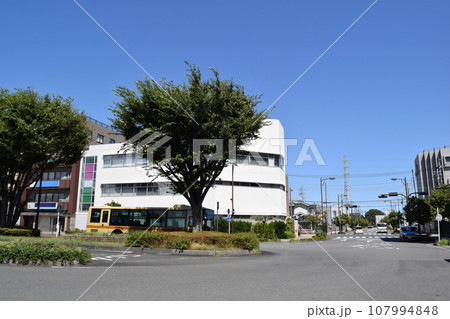 神奈川県藤沢市 長後駅東口の街並み 神奈川県藤沢市 長後駅東口の街並み 107994848