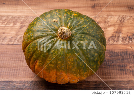 栗かぼちゃ 107995312