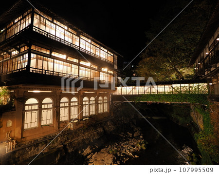 四万温泉　積善館（群馬県指定重要文化財） 107995509