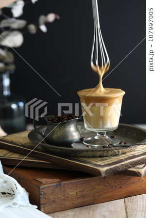 ふわふわ泡のダルゴナコーヒー 107997005