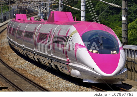 大津トンネルを行く500系キティ新幹線 107997763