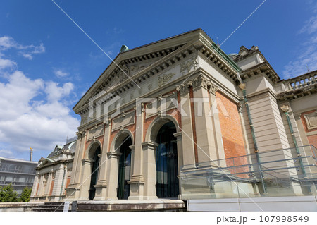 京都国立博物館「明治古都館（旧本館、重要文化財）」（2023年10月撮影） 107998549