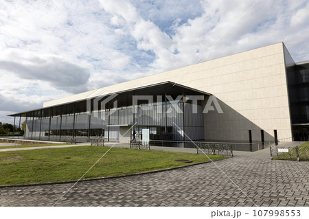 京都国立博物館「平成知新館（平常展示館）」（2023年10月撮影） 107998553