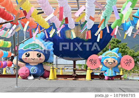 【三重】きほく燈籠祭、ダイナミックな花火があがる小さな港町、紀北町。景色も花火も綺麗でした。 【三重】きほく燈籠祭、ダイナミックな花火があがる小さな港町、紀北町。景色も花火も綺麗でした。 107998785
