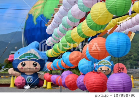 【三重】きほく燈籠祭、ダイナミックな花火があがる小さな港町、紀北町。景色も花火も綺麗でした。 【三重】きほく燈籠祭、ダイナミックな花火があがる小さな港町、紀北町。景色も花火も綺麗でした。 107998790