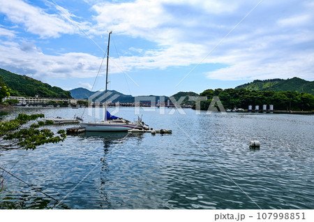 【三重】きほく燈籠祭、ダイナミックな花火があがる小さな港町、紀北町。景色も花火も綺麗でした。 【三重】きほく燈籠祭、ダイナミックな花火があがる小さな港町、紀北町。景色も花火も綺麗でした。 107998851