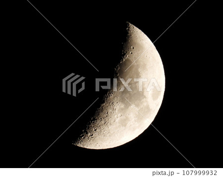 上弦の月 上弦の月 107999932