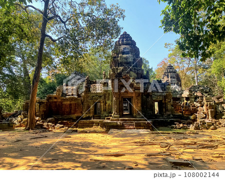 Ta Som, Tasaom, a small Buddhist temple in Angkor, Cambodia 108002144