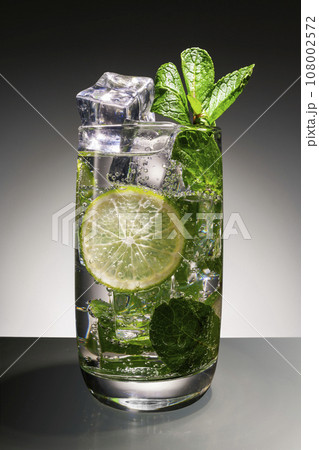 Mojito alcoholic cocktail 108002572