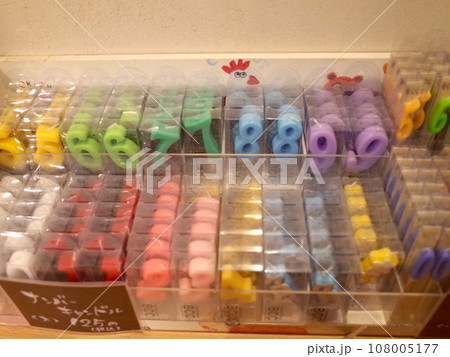 お菓子屋さんのデコレーションキャンドル 108005177