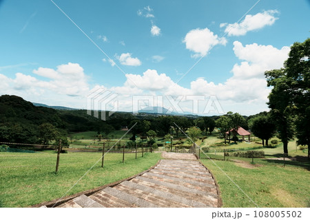 広大な健康の森公園の風景 広大な健康の森公園の風景 108005502