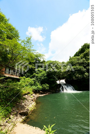 晴れの日の郡山の轟の滝 晴れの日の郡山の轟の滝 108005505