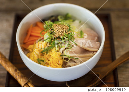 タイ風炒飯 タイ風炒飯 108009919