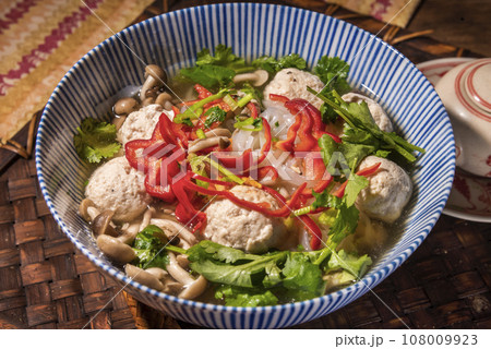 鶏団子入りフォー　ベトナム料理 108009923