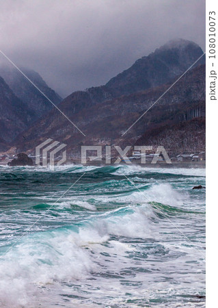 【新潟県･佐渡･岩谷口】佐渡の原風景が残る岩谷口 冬編 108010073