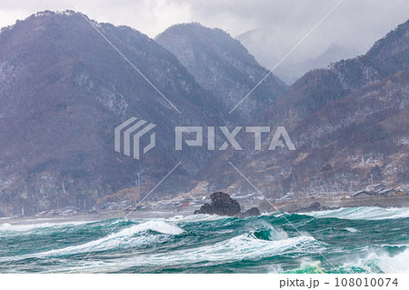 【新潟県･佐渡･岩谷口】佐渡の原風景が残る岩谷口 冬編 108010074