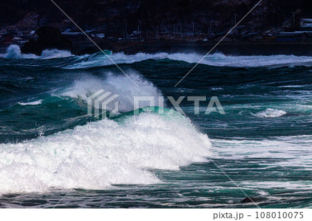 【新潟県･佐渡･岩谷口】佐渡の原風景が残る岩谷口 冬編 108010075