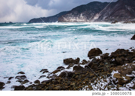 【新潟県･佐渡･岩谷口】佐渡の原風景が残る岩谷口 冬編 108010078