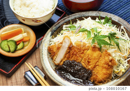 味噌カツ定食 愛知県郷土料理 味噌カツ定食 愛知県郷土料理 108010167