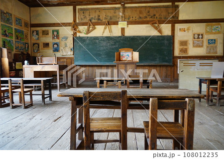 小豆島の風景 旧苗羽小学校田浦分校内教室(岬の分教場跡) 小豆島の風景 旧苗羽小学校田浦分校内教室(岬の分教場跡) 108012235