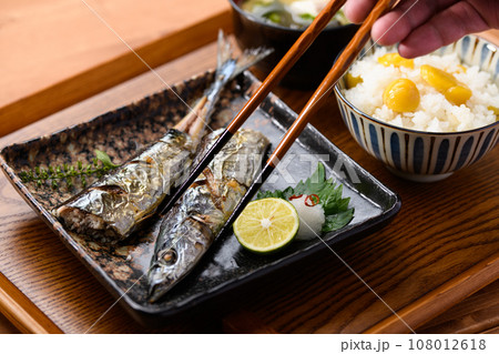日本食 秋の食卓 さんま塩焼き カボスと大根おろしを添えて さんま サンマ 焼き魚 秋刀魚 日本料理 日本食 秋の食卓 さんま塩焼き カボスと大根おろしを添えて さんま サンマ 焼き魚 秋刀魚 日本料理 108012618