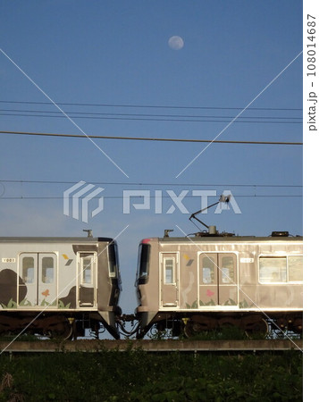 手をつないで 手をつないで 108014687