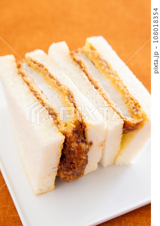 美味しいロースカツサンド 108018354