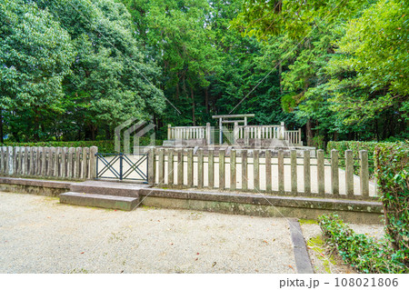 奈良県橿原市 第八代孝元天皇 劔池嶋上陵 奈良県橿原市 第八代孝元天皇 劔池嶋上陵 108021806