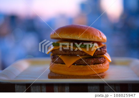 ダブルハンバーガー 108025947