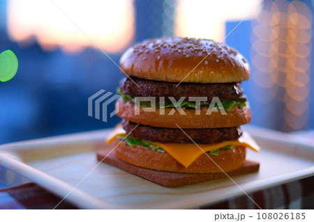 ダブルハンバーガー 108026185